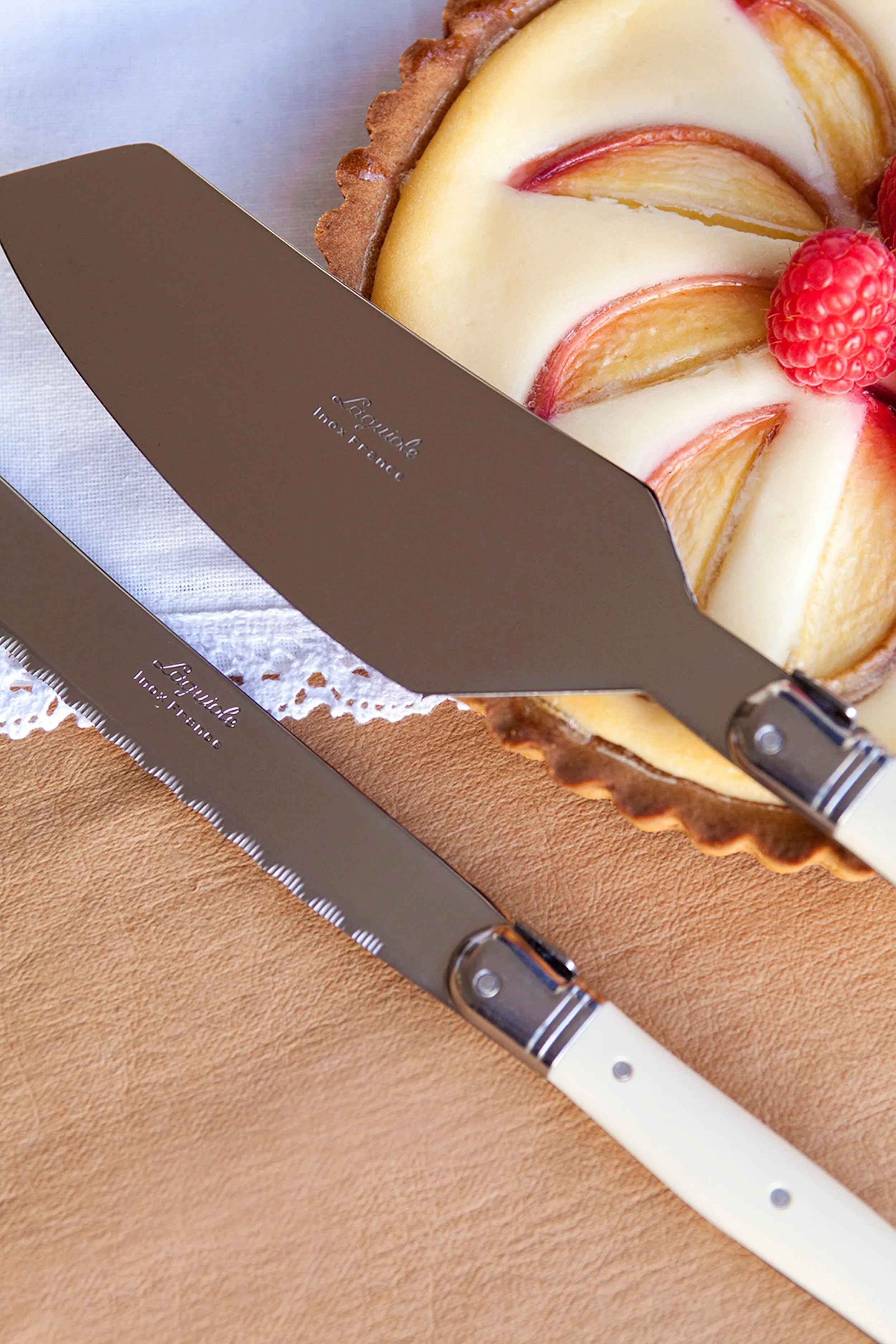 Cake Set Ivory Cake Slicer and Bread Knife