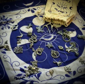 Charm Casting Set - Oracle, Divination