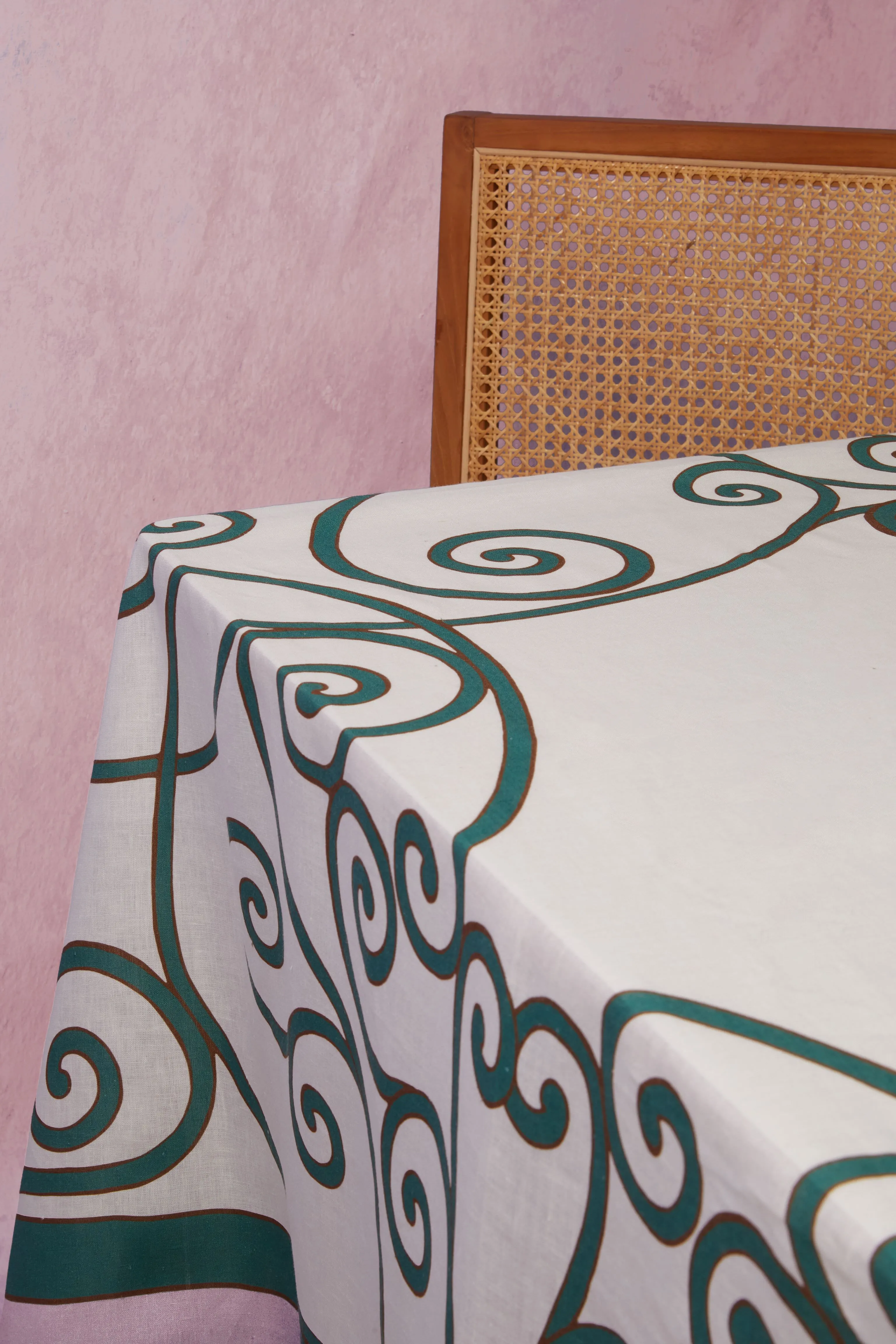 Cortile Lilac Large Tablecloth