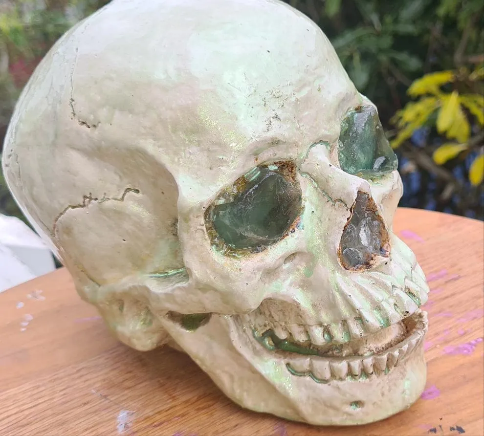 FLOURITE COLOUR CHANGING SKULL LAMP -made by me