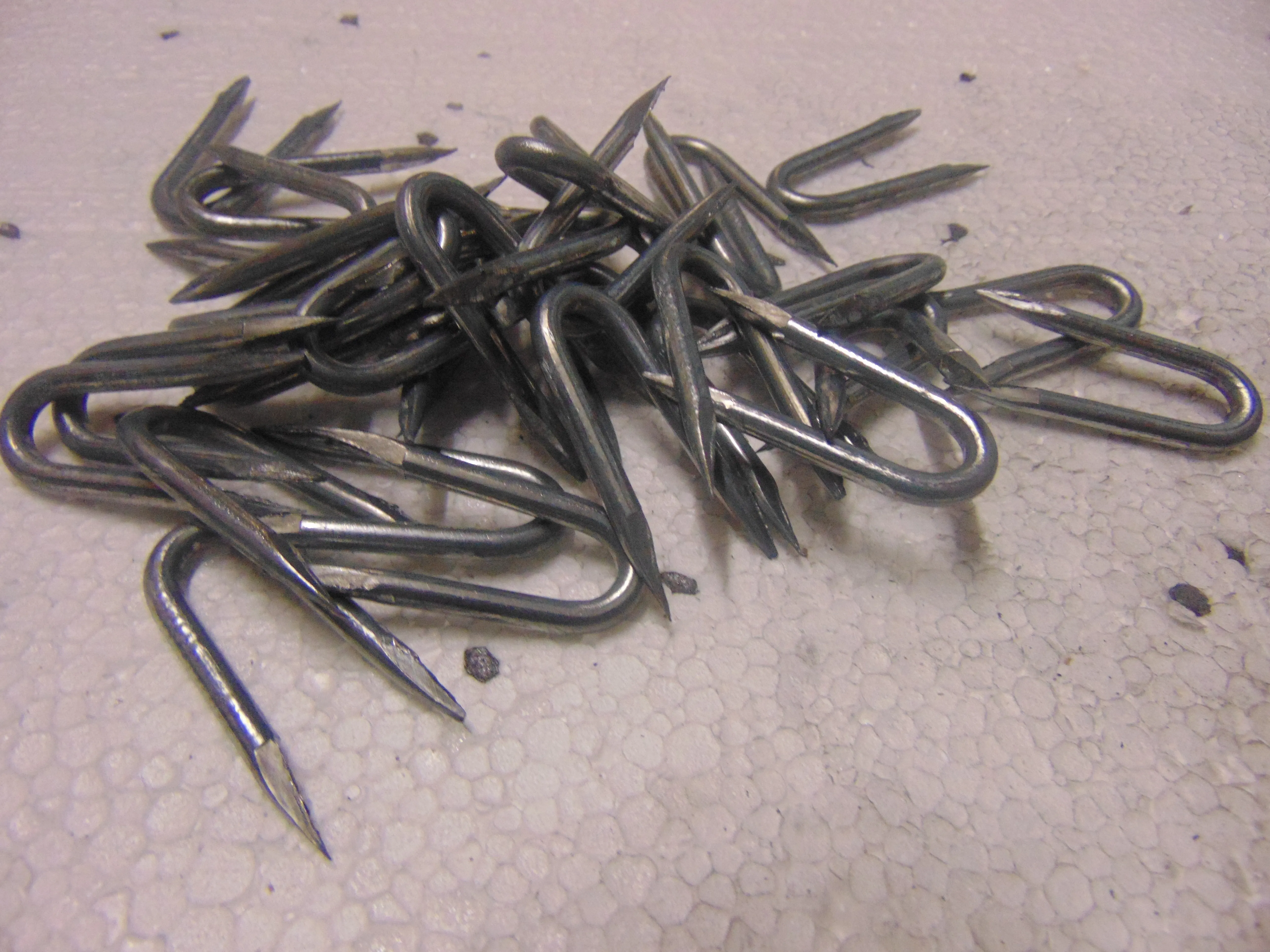 Galvanised Fencing Staples 40X4MM 10KG Tub