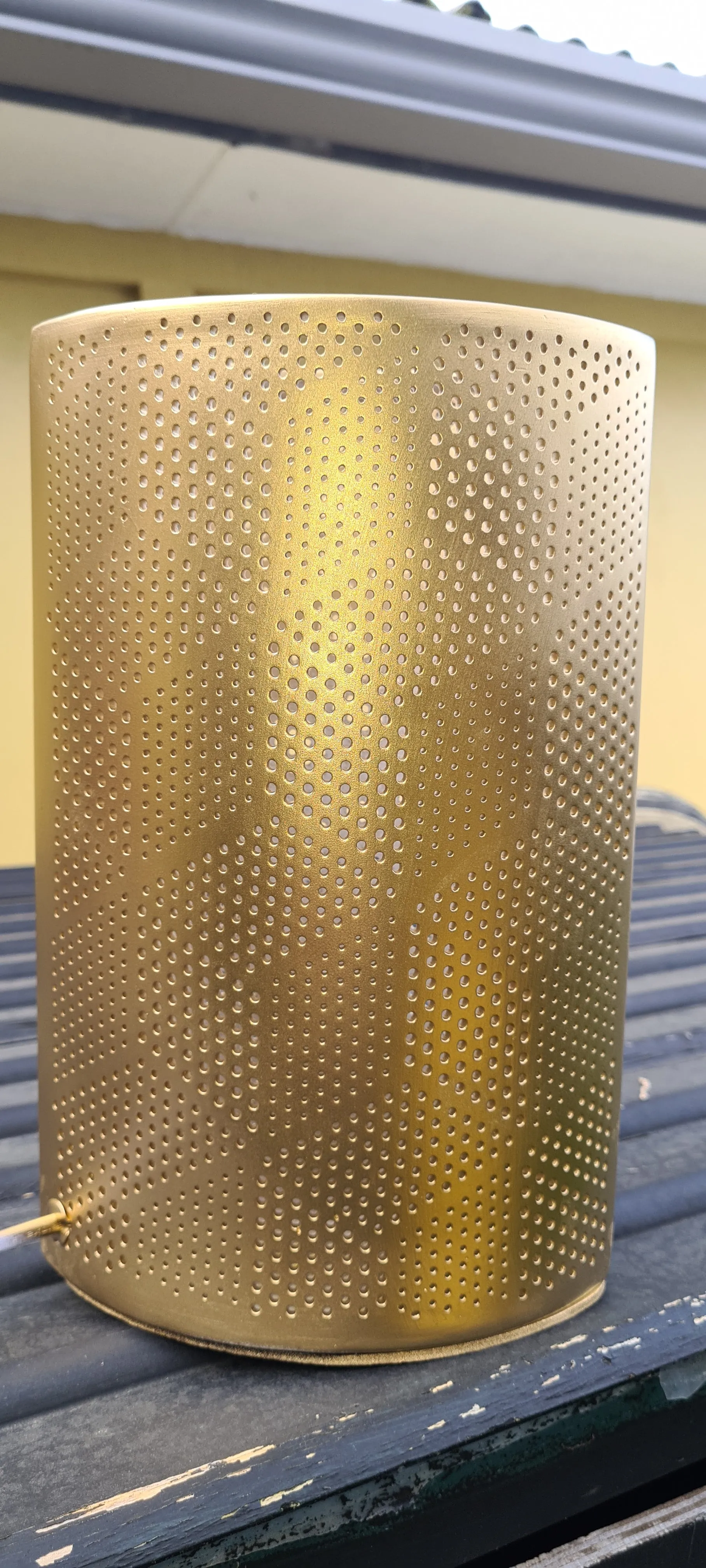 GOLD CUBE PATTERN LAMP CERAMIC