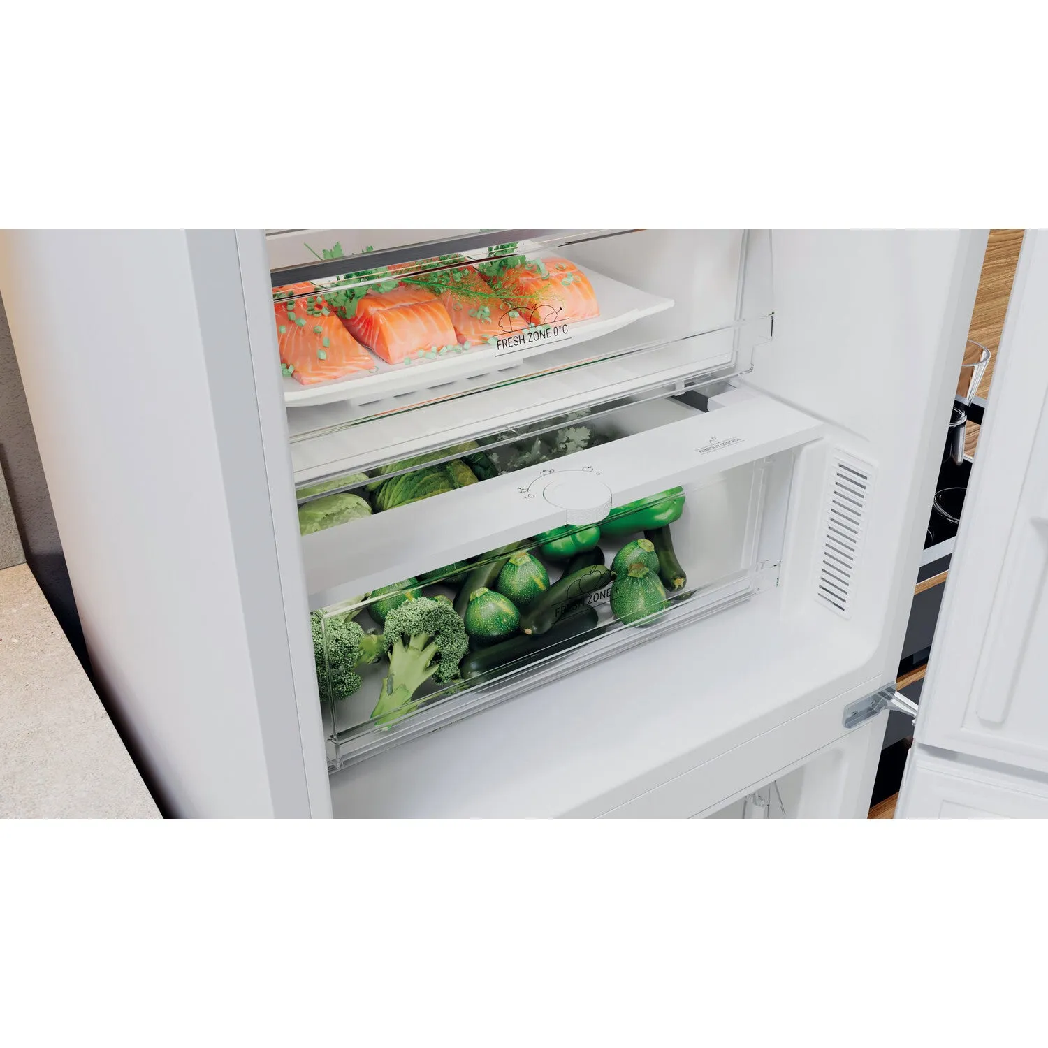 Hotpoint H7X 93T W Freestanding 367L Fridge Freezer - White, D Rated