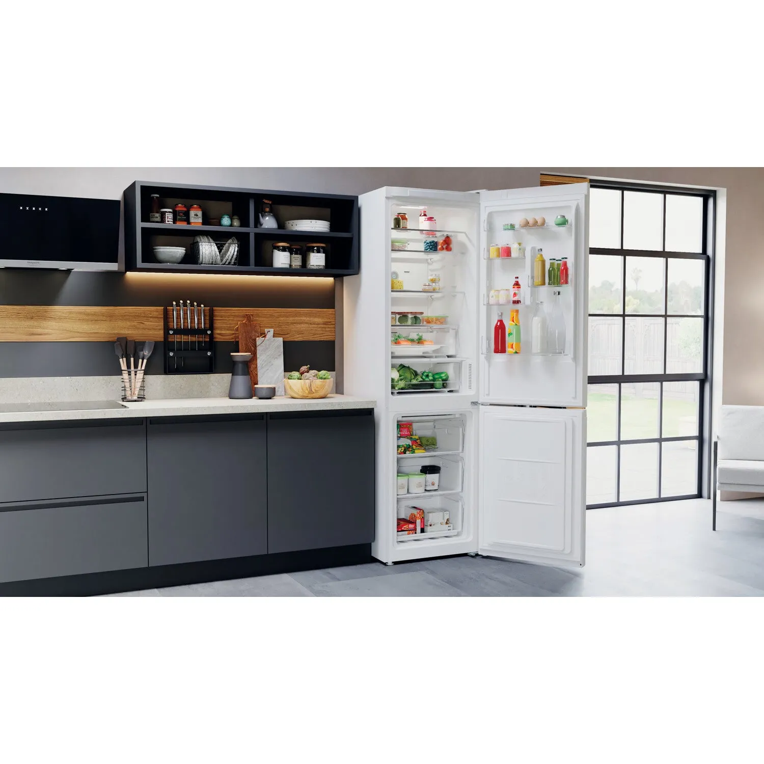 Hotpoint H7X 93T W Freestanding 367L Fridge Freezer - White, D Rated