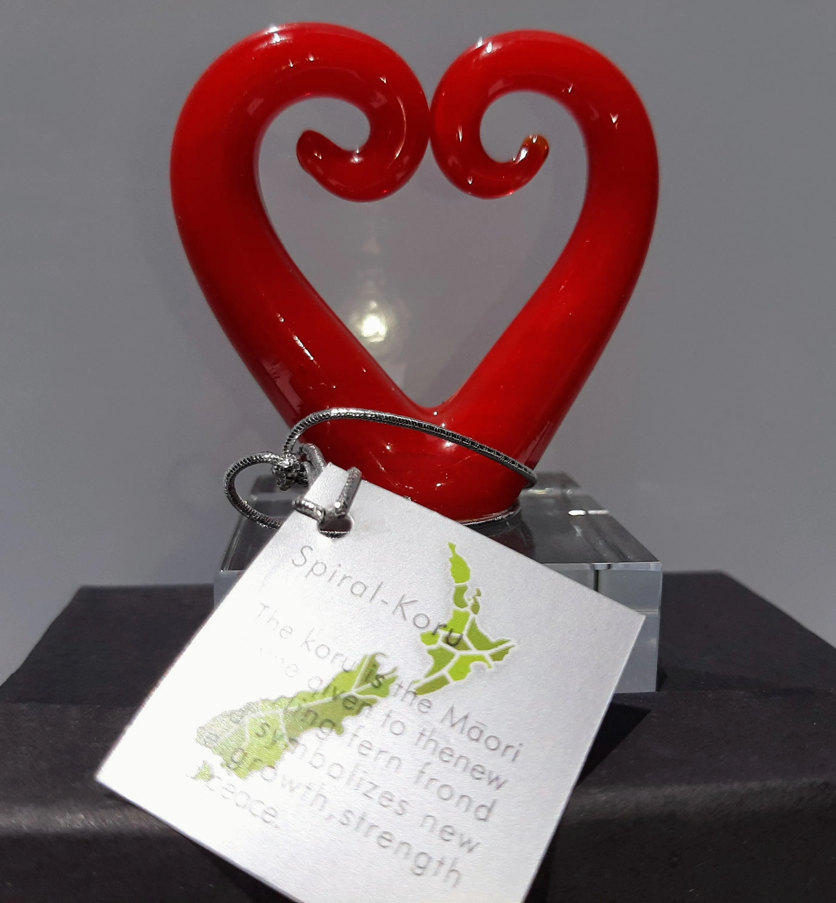 MED RED  GLASS HEART FIGURINE
