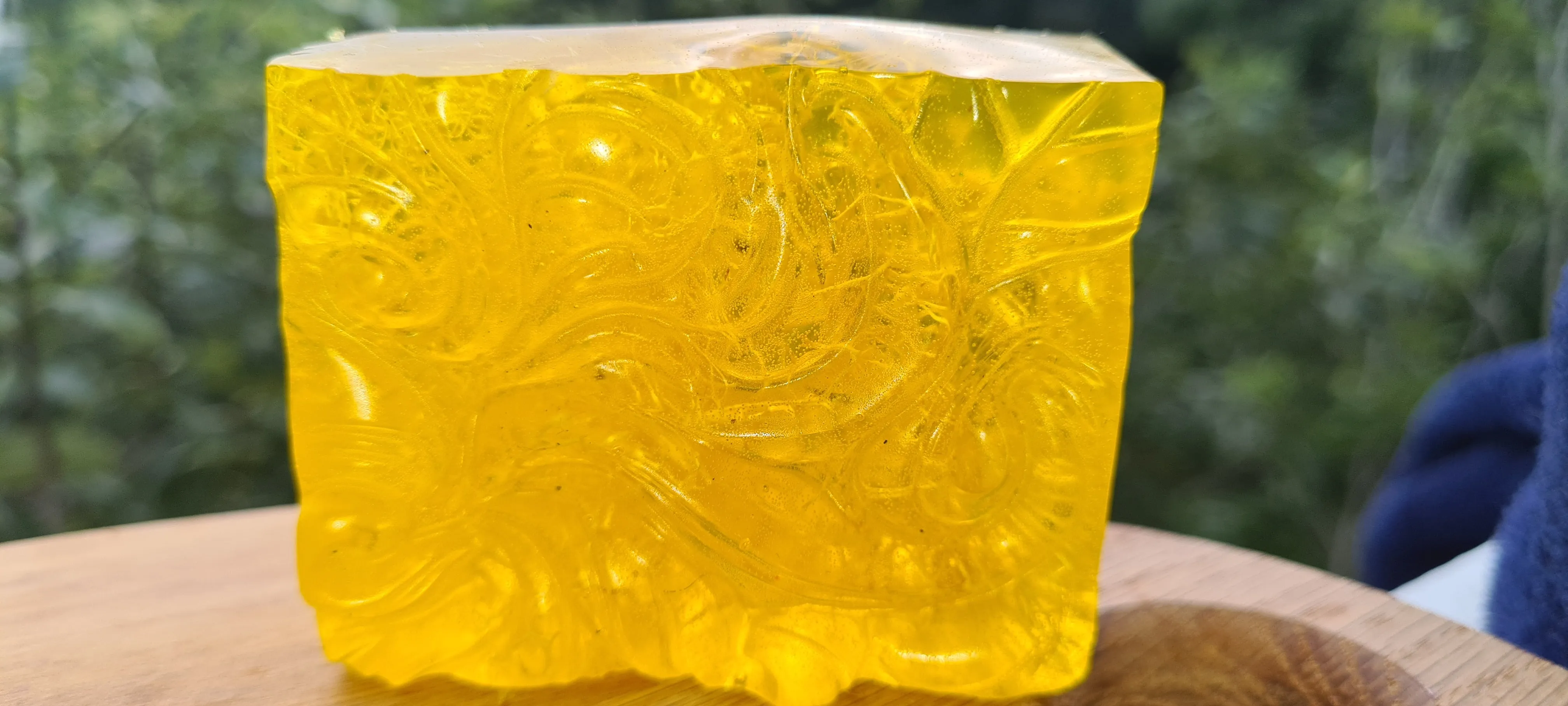 NEW ESSENTIAL OIL LOOFAH  ( Handpoured)