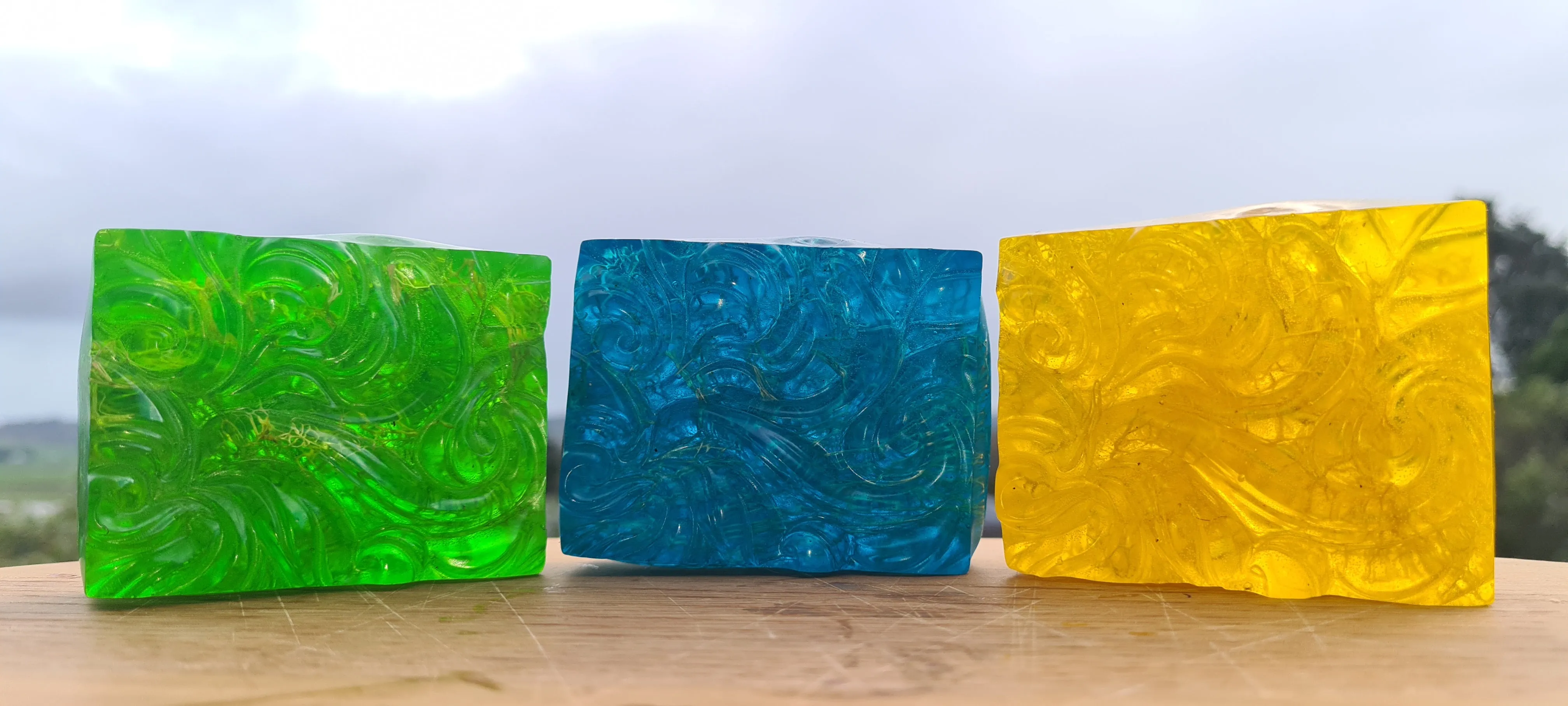 NEW ESSENTIAL OIL LOOFAH  ( Handpoured)