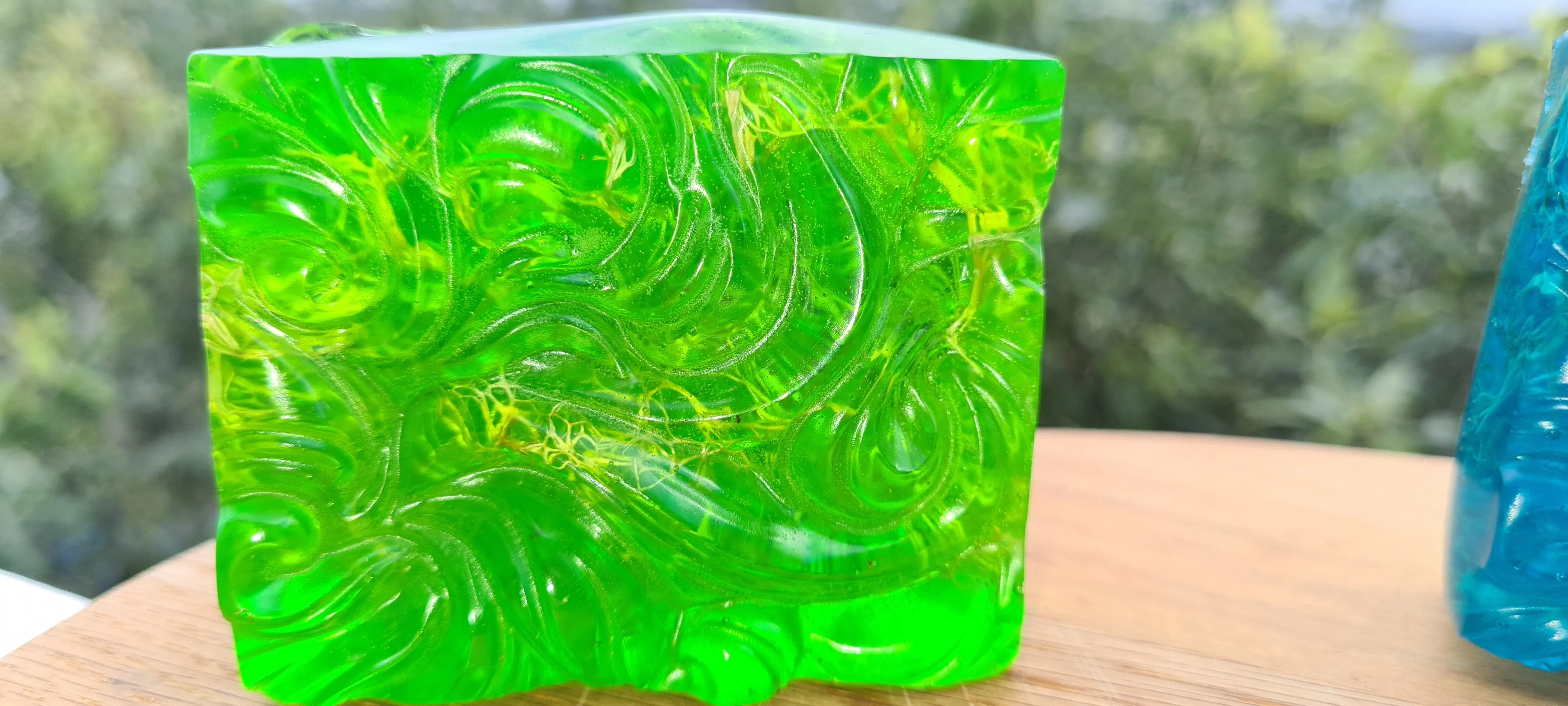 NEW ESSENTIAL OIL LOOFAH  ( Handpoured)