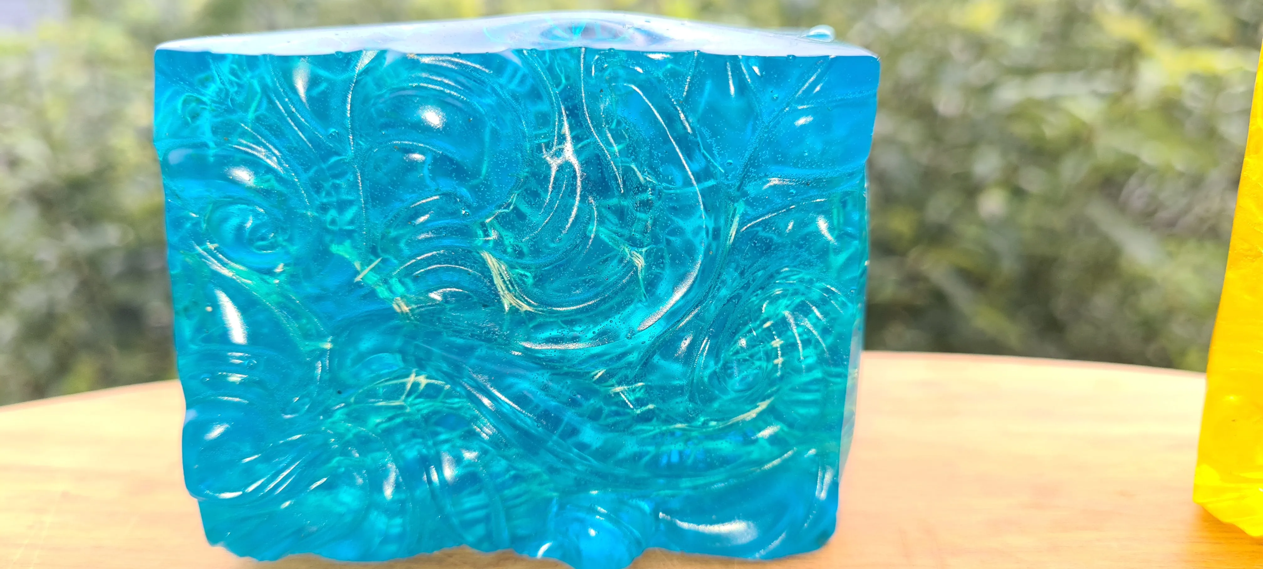 NEW ESSENTIAL OIL LOOFAH  ( Handpoured)