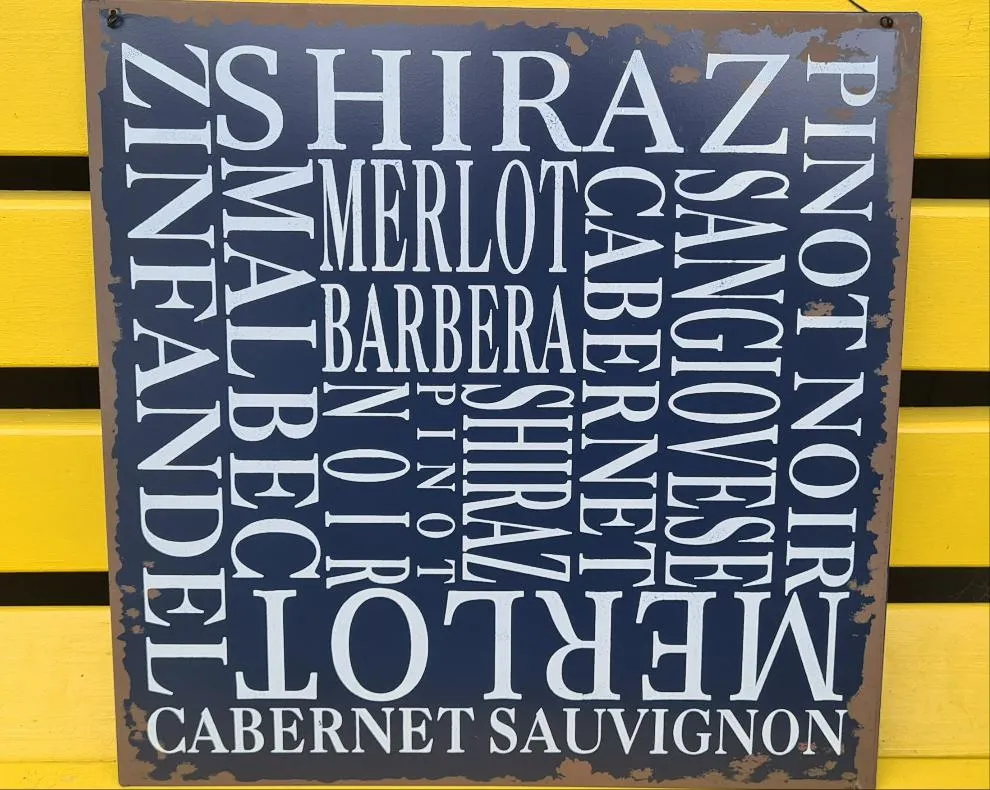 WINE METAL WALL ART